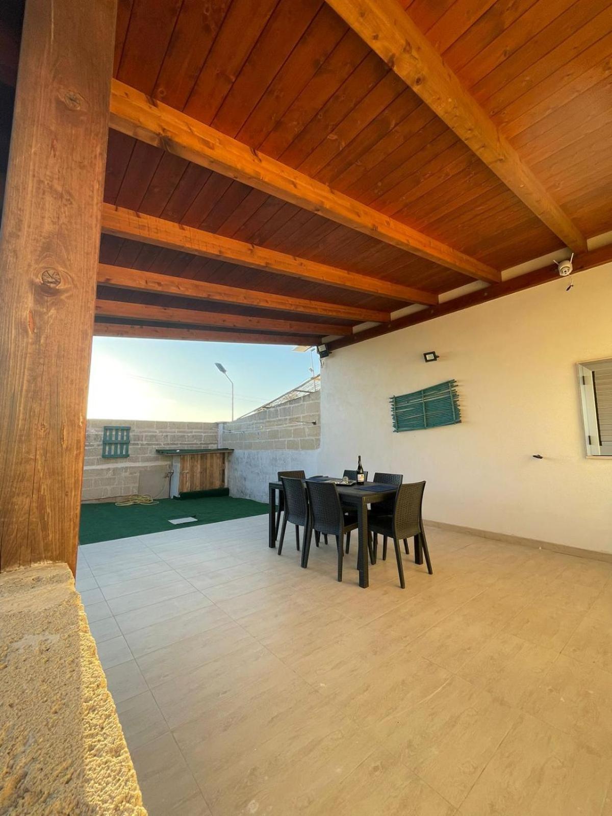 Lu Sole, Lu Mare E Lu Ientu Villa Torre Lapillo Exterior photo